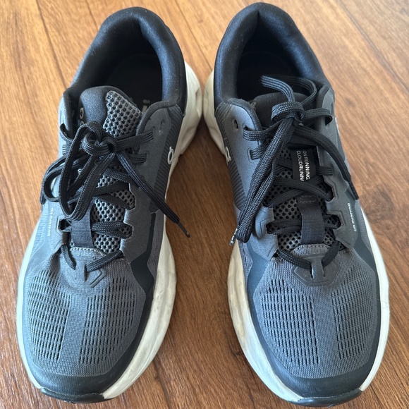 On women's Cloudrunner 2 Running Shoes - Picture 5 of 6